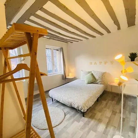 Maison Entiere: Les Celestins *